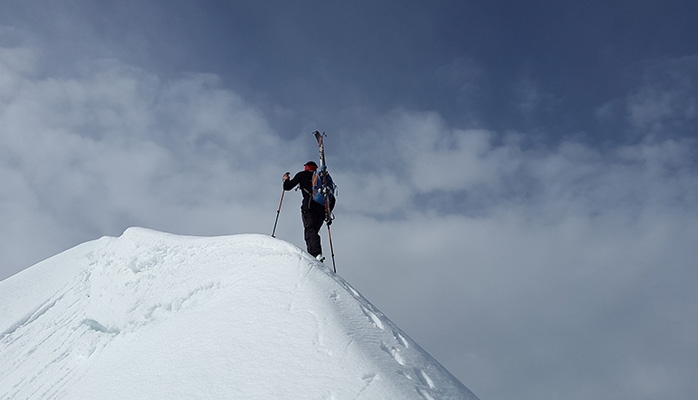 Fixation d'une peines pour les futurs atterrissages sauvages sur le Mont Blanc